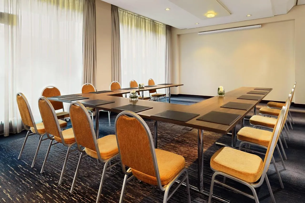 פרנקפורט Sheraton Frankfurt Airport Hotel & Conference Center 4*,  גרמניה