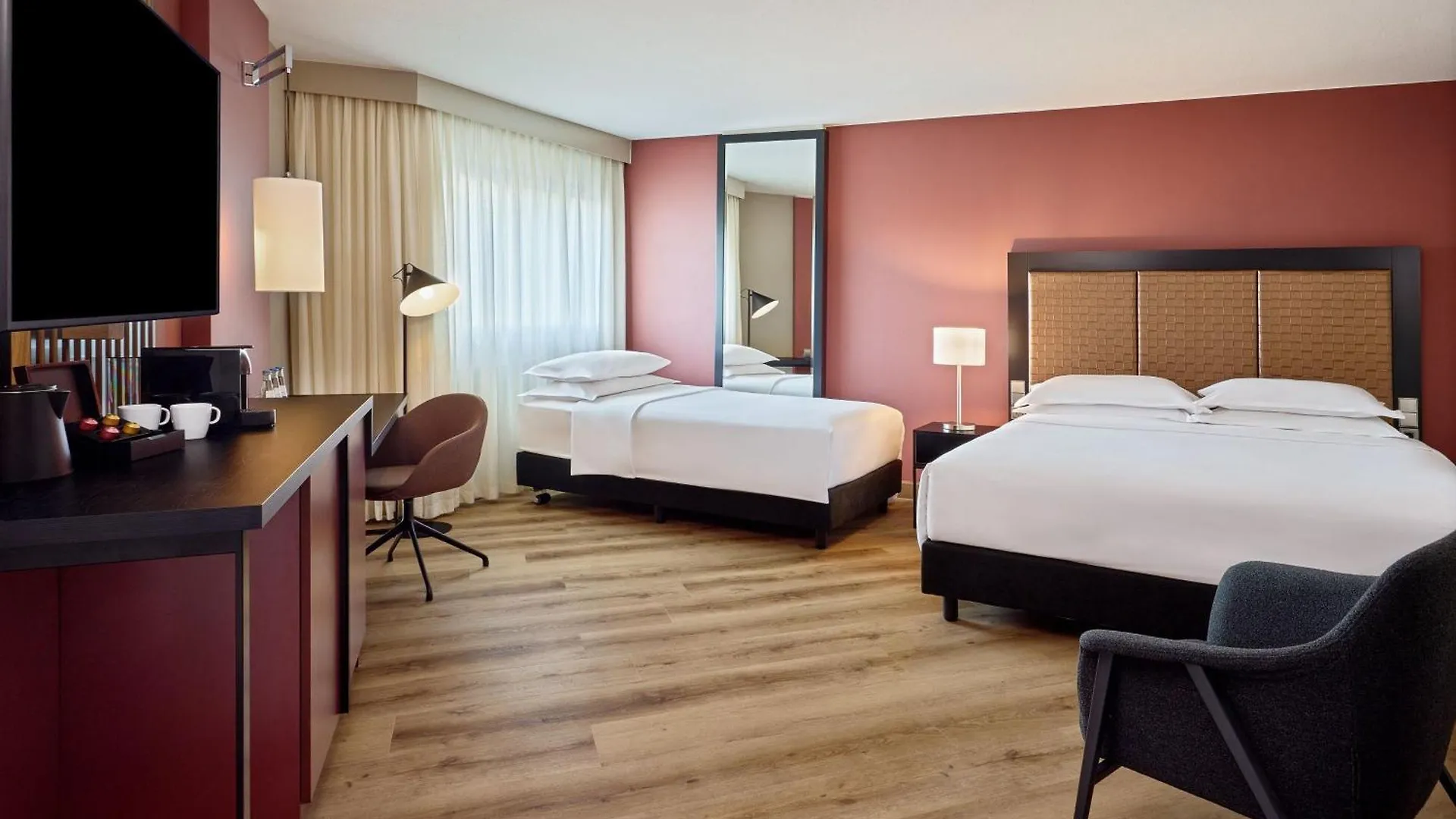 פרנקפורט Sheraton Frankfurt Airport Hotel & Conference Center 4*,  גרמניה