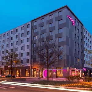 Moxy Frankfurt Airport פרנקפורט